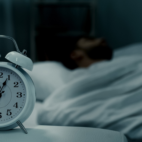 L'Harmonie Naturelle du Sommeil : Les Bienfaits du Duo Huile de CBD et Mélatonine