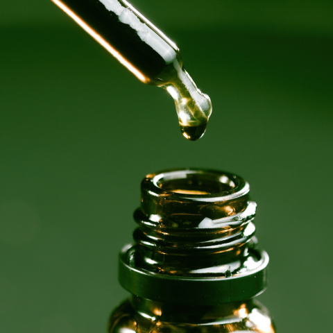 L'Essence de la Performance : Les Bienfaits Incontestables de l'Huile de CBD pour les Sportifs